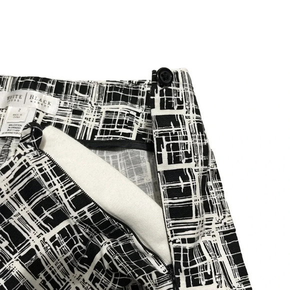 WHBM Bermuda Shorts. Black and white size 2. Excellent condition! - Picture 3 of 5